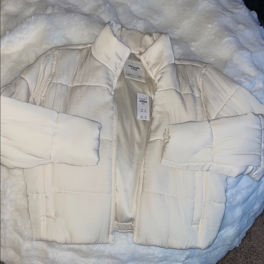 Abercrombie vanilla puffer